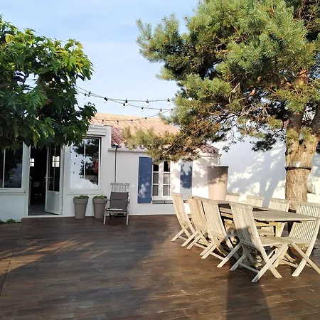 D'hote Ensoleillee A 300m De La 住宿加早餐酒店 La Guérinière