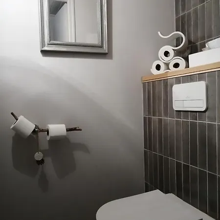 D'hote Ensoleillee A 300m De La 住宿加早餐酒店 4*